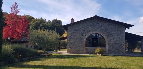 Villa Elisa, villa with private pool & air Co near Reschio Castle