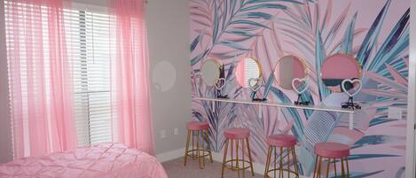 2 bedrooms, desk, free WiFi