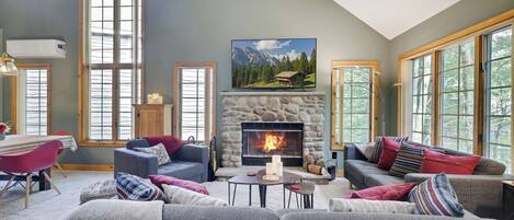 Smart TV, fireplace, foosball, table tennis