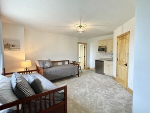 3 bedrooms - The Lodge at Twin Fields Farm (Southern Pines)