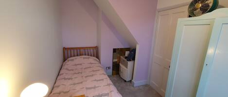 1 bedroom, desk, iron/ironing board, free WiFi