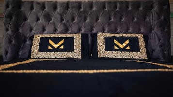 House | 6 bedrooms, iron/ironing board, free WiFi, bed sheets