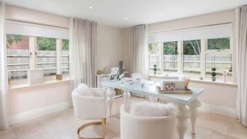 House | Living room | 30-inch TV with digital channels, fireplace