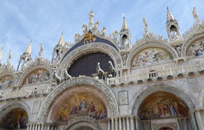 Apartment | Exterior - 2 Bed-sleeps 6-aircon-town Centre-free Parking (Montagnana)