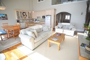 Smart TV, fireplace, DVD player, video library