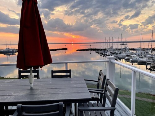 Bayfield on the Lake - Waterfront Condo Downtown #302