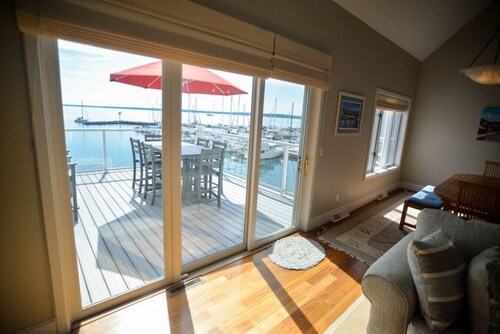 Bayfield on the Lake - Waterfront Condo Downtown #302