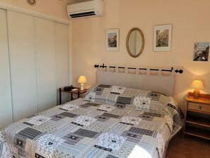 2 bedrooms, desk, iron/ironing board, travel crib