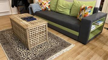 Smart-TV, Kamin, Arbeitsbereiche, Drucker