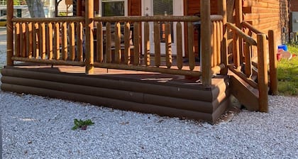 The Cozy Cabin near Geneva on the Lake and Wineries!