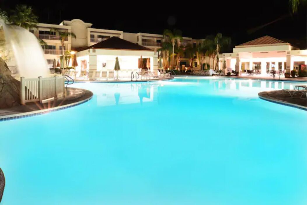PALM SPRINGS PARADISE! 2BEDROOM, KITCHEN/POOLBAR