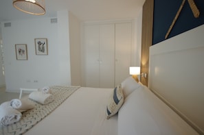2 chambres, fer et planche à repasser, accès au Wi-Fi (inclus)