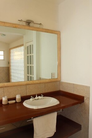 Luxury House | Bathroom