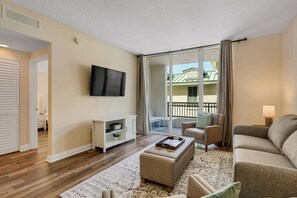 Smart TV, futbolito y tenis de mesa 