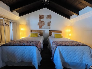 4 habitaciones, tabla de planchar con plancha y wifi gratis 