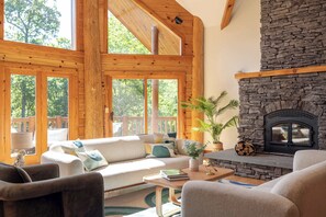 Fernseher, Kamin, Stereoanlage, Arbeitsbereiche