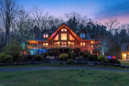 Luxury Private Estate with heated pool near Rhinebeck