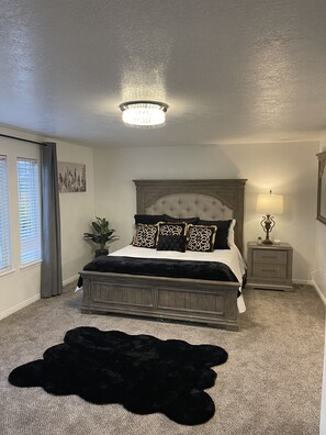 5 bedrooms, iron/ironing board, free WiFi, bed sheets