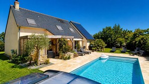 Indoor pool, outdoor pool - Large family house, with private pool  (Mauges-sur-Loire)