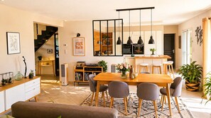 Dining - Large family house, with private pool  (Mauges-sur-Loire)