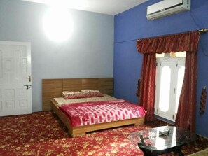 标准双人房 | 熨斗/熨衣板、免费 WiFi