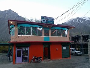 숙박 시설 정면