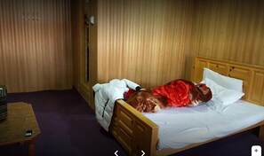 Standard Double Room | Iron/ironing board, free WiFi