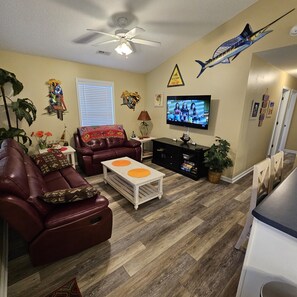 Smart TV, video games, DVD player, video library - ^^Super Clean, Well Equipped Beach House w/Partial Oceanview, Golf Cart, WiFi^^ (Myrtle Beach)