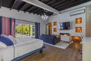 5 bedrooms, iron/ironing board, WiFi