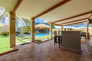 Outdoor dining - Amazing Modern 4BR3BA Villa w/ Large Private Pool (Oranjestad)
