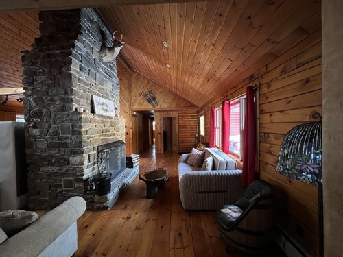 Log Cabin Minutes from Jackson Gore and Okemo Mountain!!!!!!!