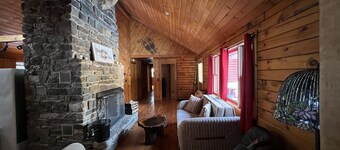 Log Cabin Minutes from Jackson Gore and Okemo Mountain!!!!!!!