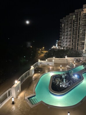 Innenpool, Außenpool