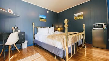 Double Room | Individually decorated, individually furnished, free WiFi, bed sheets