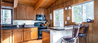 Charming, renovated Carnelian Bay Cabin