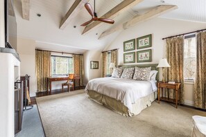 7 عدّة غرف نوم ومكواة/لوح كي وواي فاي وملاءات أسرّة