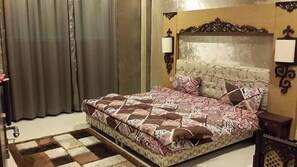 Deluxe Double Room | Free WiFi, bed sheets