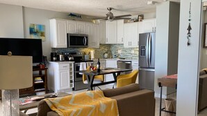 Unclassified image, 3 of 14, button - One Bedroom Direct Gulf Front View (FORT MYERS)
