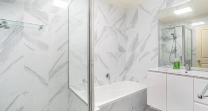 1/1 Rumbalara Avenue - Rainbow Beach. Walk to everything