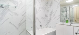 1/1 Rumbalara Avenue - Rainbow Beach. Walk to everything