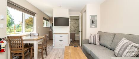 Standard Cabin | Living area