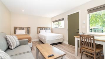 Standard Cabin | Living area