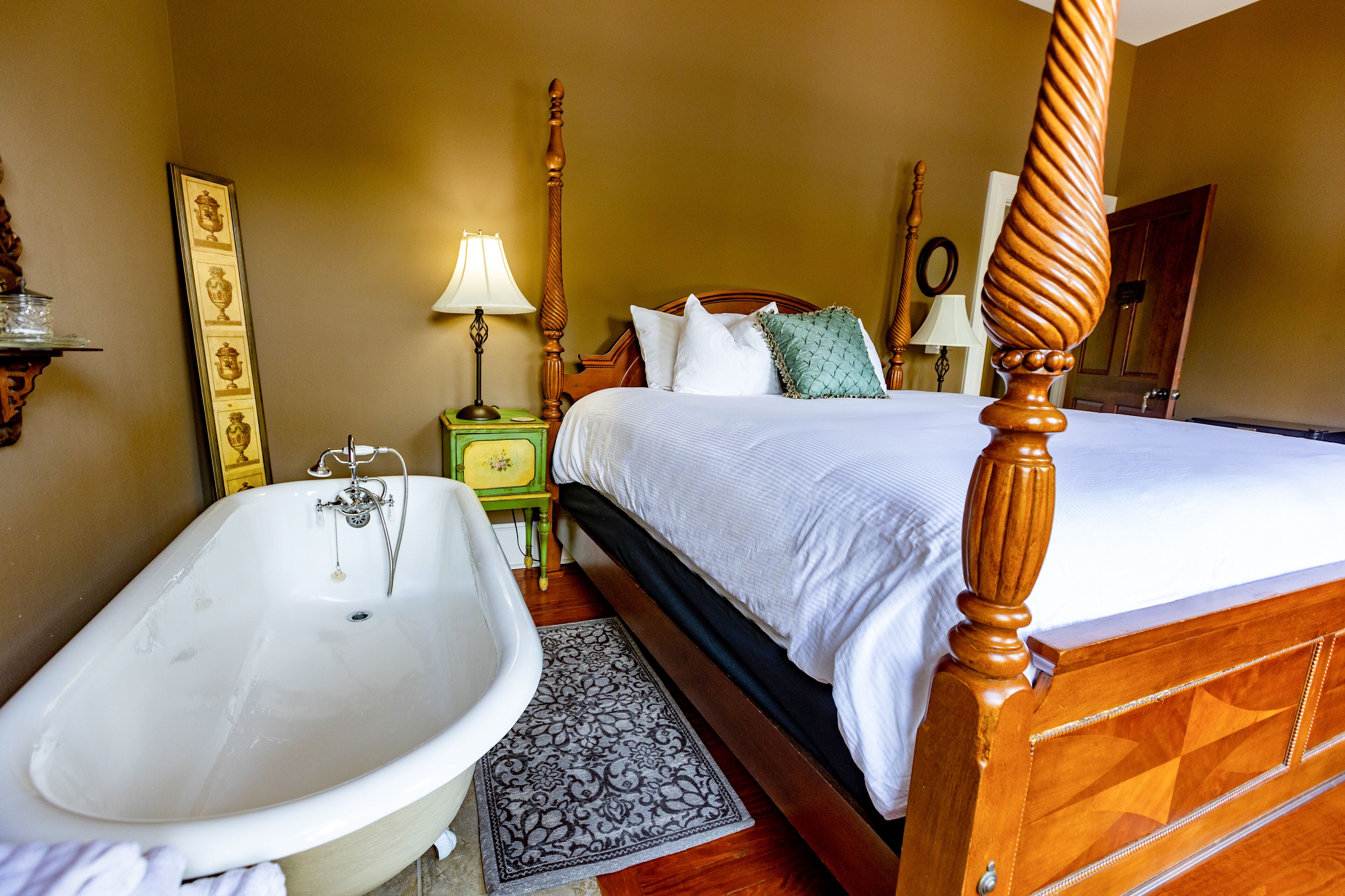 Foto - Lady Clare Room at Camellia Rose Inn Downtown