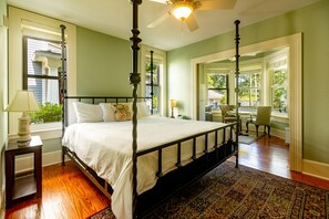 Superior Room | Individually furnished, laptop workspace, free WiFi, bed sheets - Camellia Rose Inn (Gainesville)