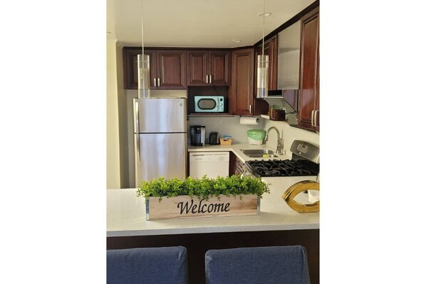 Fridge, microwave, oven, stovetop