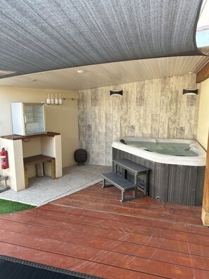 Baignoire à remous extérieure