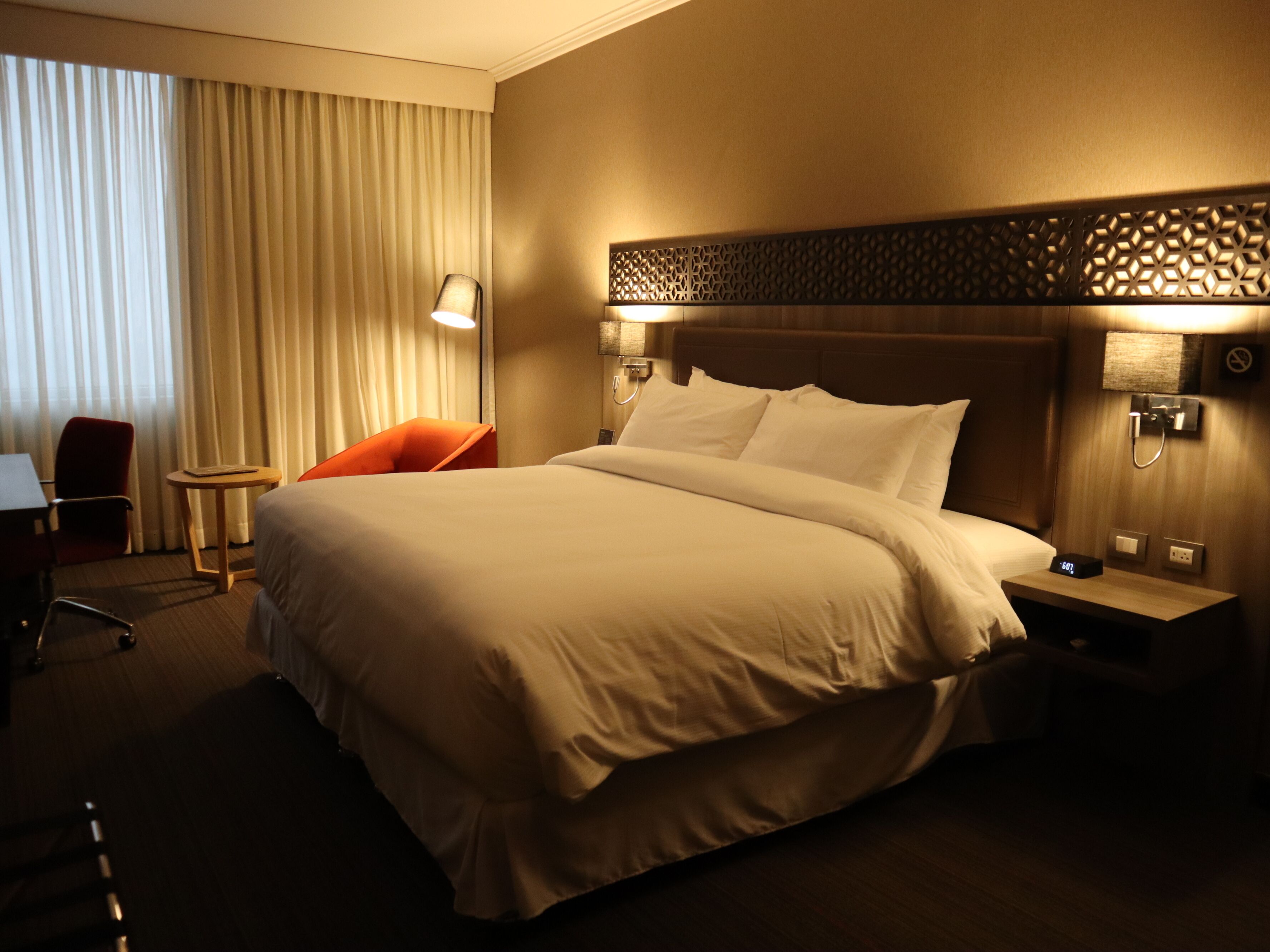 room, 1 king bed, ocean view | hypo-allergenic bedding, minibar, in-room safe, desk