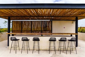 Rooftop terrace - Luminous Private Pool Condo & Communal Rooftop Pool Lounge (Tulum)