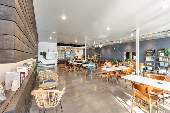 Dining - Designer Granary District Townhome - Downtown SLC - 2 King Master Suites/2.5BA (Salt Lake City)