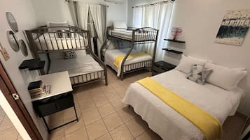 5 bedrooms, in-room safe, desk, iron/ironing board